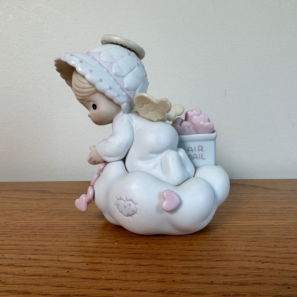 Precious Moments Sending You My Love Angel 109967 1987 Figurine - Picture 2 of 6